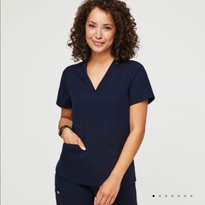 FIGS Casma Three Pocket Scrub Top, Navy, Size XS